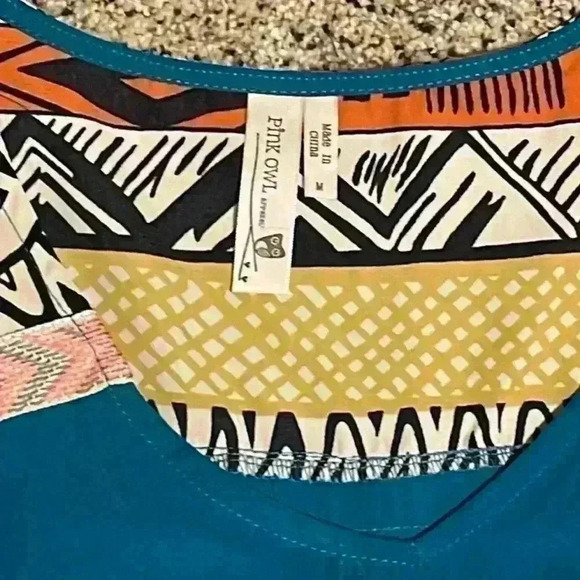 Cute sleeveless top - Picture 2 of 3